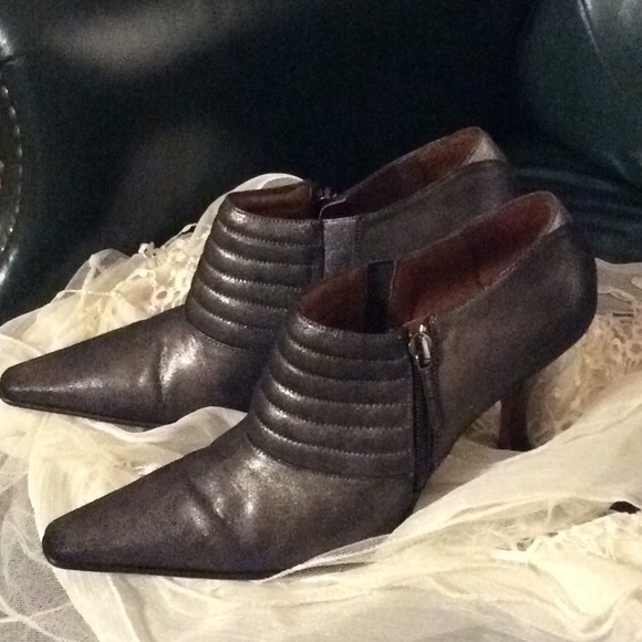 SASSY DONALD J PLINER SHINING FABRIC BOOTIES - Picture 1 of 7